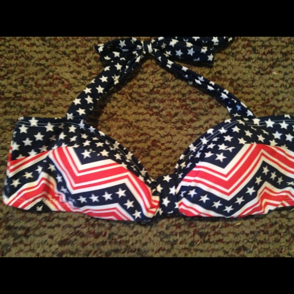 Bikini - Picture 2 of 3